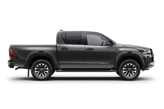 4X4 camioneta usada Toyota Hilux con suspensión trasera multi-link y faros LED