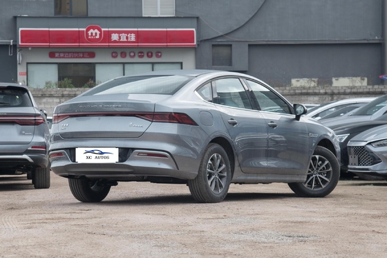 Potencia máxima 150-200PS BYD Qin Plus Dm-I Vehículo eléctrico híbrido Sedan Dirección izquierda