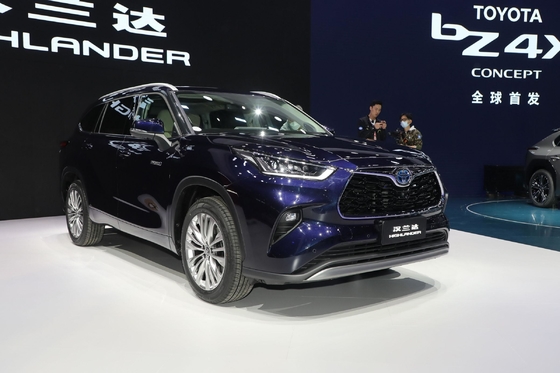 Toyota Highlander híbrido inteligente de 2.5L con asientos de cuero y freno de estacionamiento eléctrico