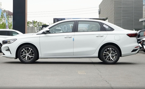 Geely Emgrand 2023 Gen4 Champion Edition 1.5LCVT Versión de lujo 4638*1820*1460 L*W*H mm