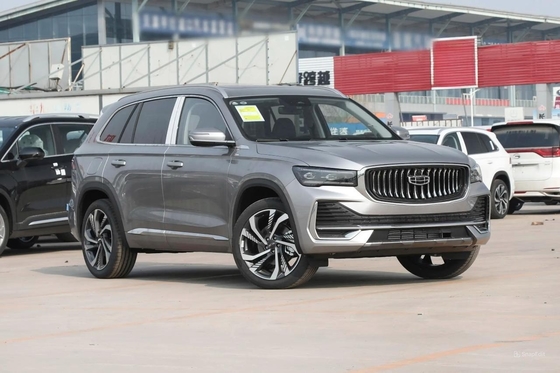 Vehículos de alta velocidad de gasolina de lujo de combustible chino Coches Geely Monjaro Coches para asientos de SUV 5