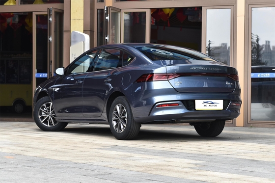 2024 BYD QIN Plus DM-i Honor Edición 55km Rango de conducción 4 ruedas Vehículo de control de velocidad normal