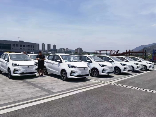 Volante multifunción 2023 Xpeng X9 Euro VI 4WD 7 asientos MPV Coche eléctrico