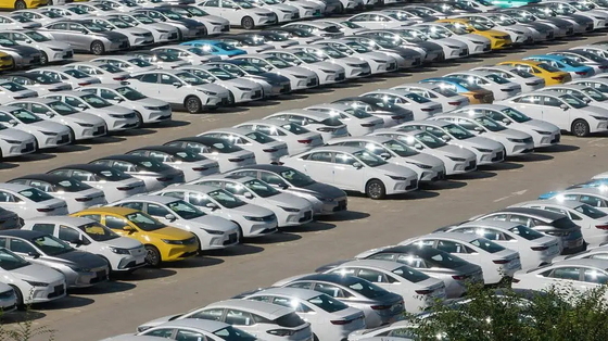 Volante multifunción 2023 Xpeng X9 Euro VI 4WD 7 asientos MPV Coche eléctrico