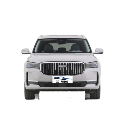Geely Xingyue L Auto Zhiqin Un vehículo de gasolina 2024 con volante multifunción