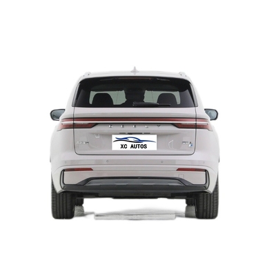 Geely Xingyue L Auto Zhiqin Un vehículo de gasolina 2024 con volante multifunción