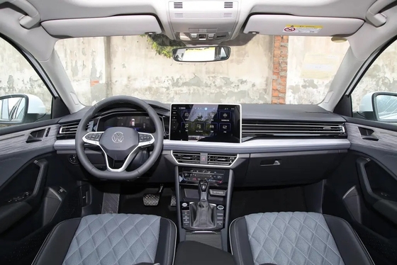 Volkswagen Sagitar Coche de gasolina con combustible convencional 4 puertas 5 asientos estructura de la carrocería