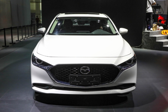 Automático de gasolina Mazda 3 Axela Limousine compacto con ajuste eléctrico del asiento del copiloto