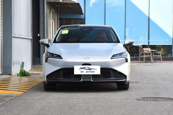 4 puertas 5 asientos AION Coche usado Coche eléctrico con dirección izquierda y techo solar