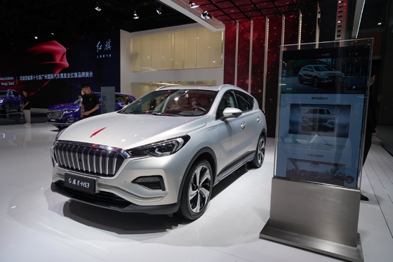 Auto eléctrico Hongqi Ehs3 equipado con ESC con norma de emisiones Euro IV y alcance de 407KM
