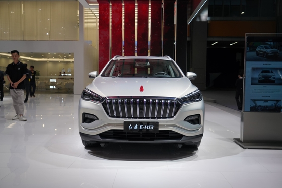 Auto eléctrico Hongqi Ehs3 equipado con ESC con norma de emisiones Euro IV y alcance de 407KM