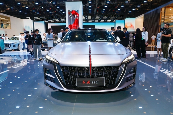 Dirección eléctrica Hongqi H6 gasolina gasolina coche deportivo con ajuste del asiento del conductor