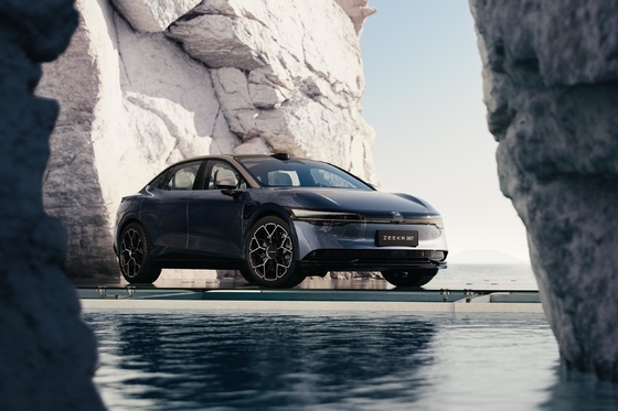 Vehículo eléctrico de 75 KWH Zeekr 007 RWD Vehículo eléctrico de alta velocidad con radar delantero 4 trasero 4