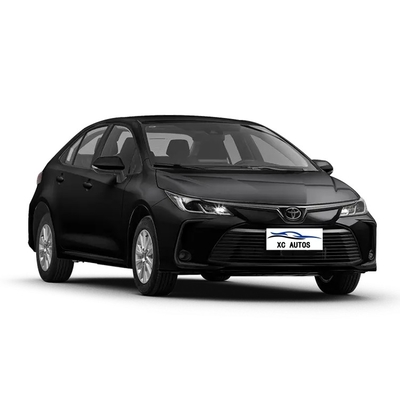 2023 Toyota Corolla sedán izquierdo con número de cambio 8 hacia adelante