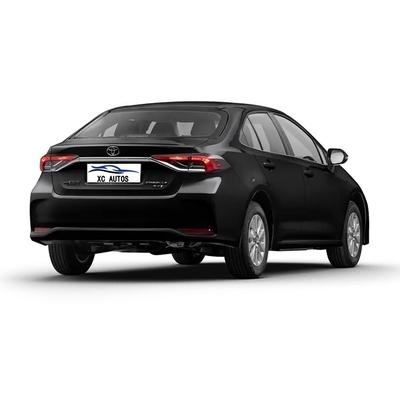 2023 Toyota Corolla sedán izquierdo con número de cambio 8 hacia adelante