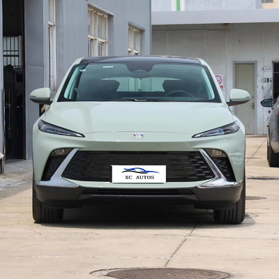 Buick E4 SUV de 5 puertas y 5 asientos con estructura de carrocería avanzada y tipo de energía de gasolina