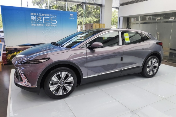 Buick E4 SUV de 5 puertas y 5 asientos con estructura de carrocería avanzada y tipo de energía de gasolina