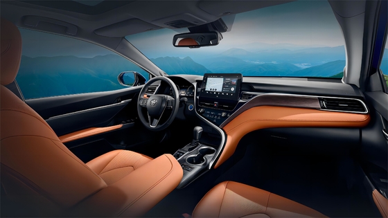 2024 Toyota Camry con pantalla táctil Vehículo de gasolina para adultos en Dubai