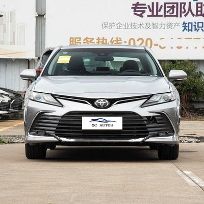 2024 Toyota Camry con pantalla táctil Vehículo de gasolina para adultos en Dubai