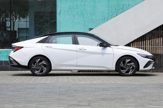 Buick E5 2023 Hyunda Elantra Sedan Usado Automóvil de gasolina dentro de los requisitos del cliente