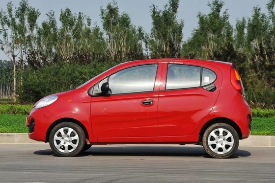 Chery QQ 2023 Coche eléctrico de la ciudad con asiento del conductor ajustable diseño de 5 puertas y 5 asientos