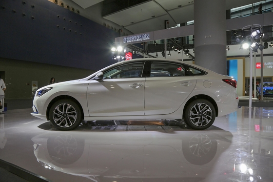 Gran Valor Changan EADO EV 460 Coche eléctrico sedán de 5 puertas y 5 asientos
