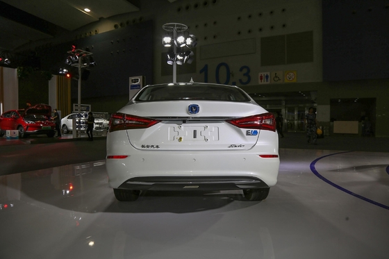 Gran Valor Changan EADO EV 460 Coche eléctrico sedán de 5 puertas y 5 asientos