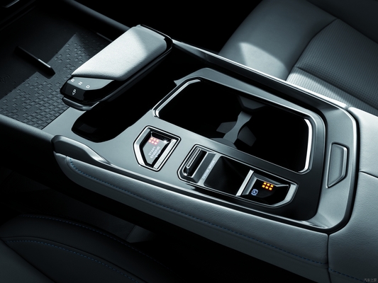 Unidad de Changan 1.5t Crossover de gasolina L*W*H mm 4535*1870*1565 Potencia máxima 150-200PS
