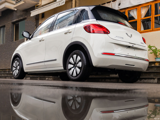 Wuling Bingo EV Car Hatchback con ajuste eléctrico del asiento del conductor Tamaño del neumático R15