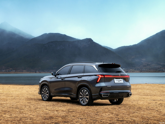 Chang'an Cs75 Plus Suv de gasolina con volante a mano izquierda 150-200PS asientos de cuero de máxima potencia