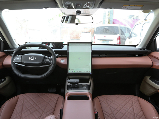 Changan Qiyuan A05 EV Sedan Hybrid Car Gran valor y estructura de carrocería de 5 puertas y 5 asientos