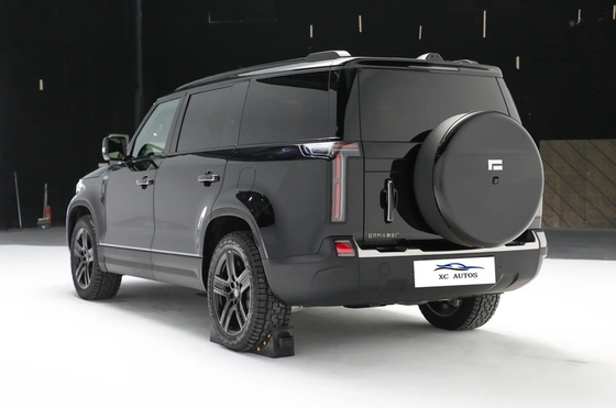SUV de tamaño mediano con motor dual 4WD Vehículo eléctrico 4 cilindros y caja de cambios de velocidad única