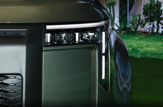 Experimenta el futuro de la conducción con el ROX 01 REEV 2023 AWD SUV de tamaño medio de 6 plazas