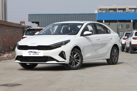 1.5L Blanco Kia K3 2024 Compacto delantero de gasolina para la compra en línea