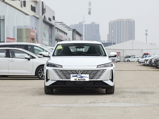 Changan EADO 1.5T GDI DCT Conducción a la izquierda Limousine de 4 puertas 5 asientos Coche de gasolina en el mercado