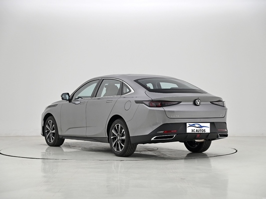 2024 CHANGAN Tercera generación Eado 5 puertas 5 asientos automóvil de gasolina 1.5T FWD Euro VI