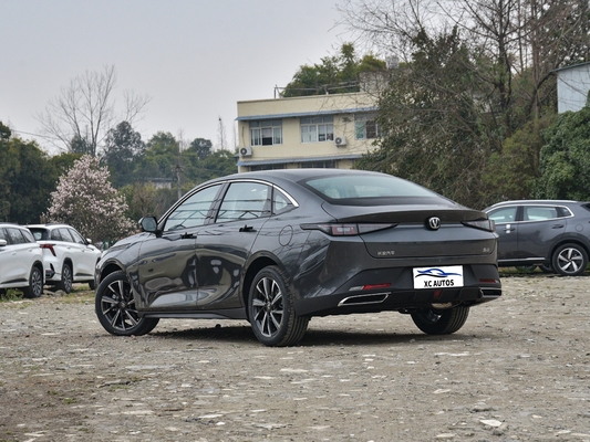 Changan Eado 2024 1.5T GDI DCT disfrutar de la edición de la luz de torsión suspensión no independiente