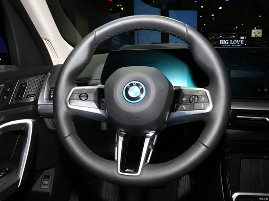 Sistema eléctrico de dirección y suspensión delantera Macpherson IX1 EV SUV compacto Deportivo