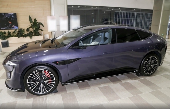 2024 700 Triple Laser Rear Drive Luxury Mediano y Gran Coche de 4 puertas y 5 asientos