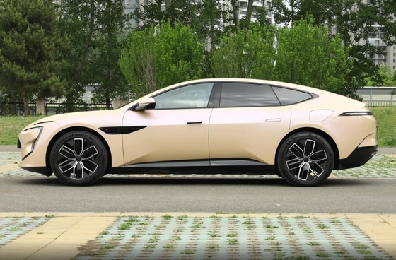 2024 700 Triple Laser Rear Drive Luxury Mediano y Gran Coche de 4 puertas y 5 asientos
