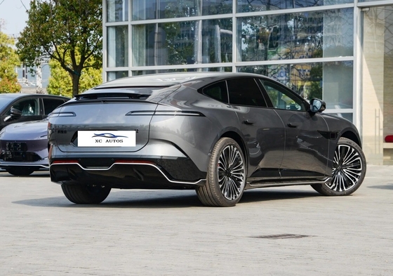 Estructura del cuerpo de 4 puertas y 5 asientos Avatr 12 EV 2024 650 Triple Laser 4WD Performance Edition