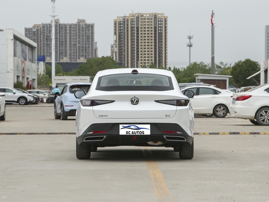 2023 Changan Yida Gdi Dct Flagship Modelo 5 asientos Sedan con motor de 1.5T y cámara LED