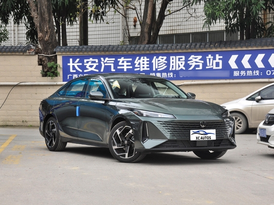 Changan Yida Sports Car 2023 AWD Automóvil usado de gasolina con volante multifunción