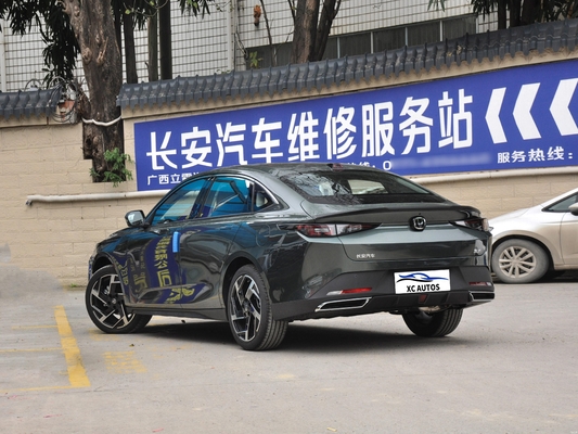 Changan Yida Sports Car 2023 AWD Automóvil usado de gasolina con volante multifunción