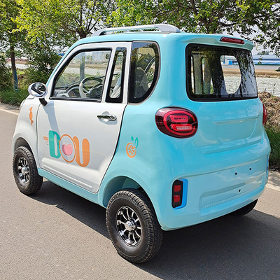 Coche eléctrico de 4 puertas y 4 asientos Mini coche eléctrico para adultos con velocidad máxima de 60-120 km/h Kilometraje de 50 km