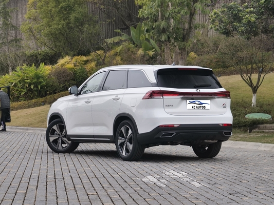 2024 Changan X7 Plus 1.5T SUV inteligente de doble embrague con 5 asientos y distancia entre ejes 2500-3000 mm