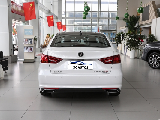 Compacto 2022 Changan Ruicheng CC 1.4T Sedan DCT con la suspensión delantera Macpherson