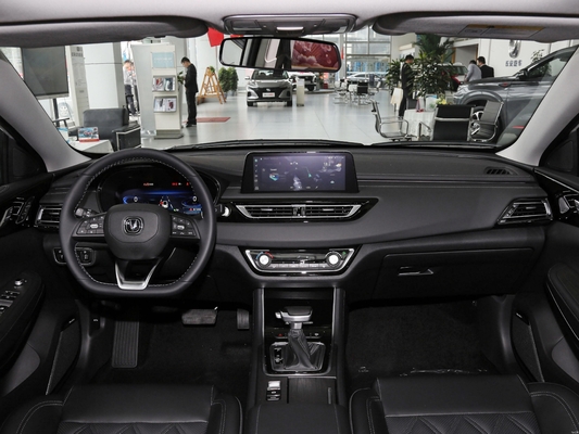 Compacto 2022 Changan Ruicheng CC 1.4T Sedan DCT con la suspensión delantera Macpherson