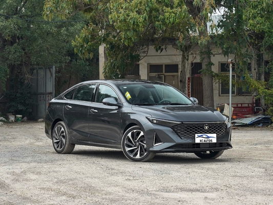 Cámara trasera de 360 ° Equipada con Changan 2023 Reaton Plus 1.5t Compacto Limousina Dct Coche de gasolina