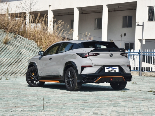 Changan Un-t 1.5t Fwd Vehículo de gasolina con potencia máxima de 100-150PS y 6 radares
